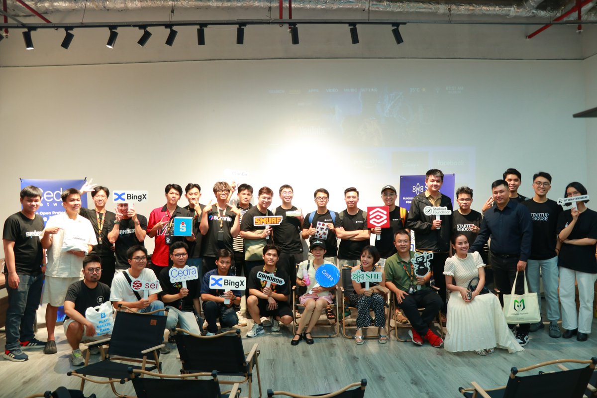 starkarcade's tweet photo. Starknet Arcade Zone last week was 🔥

We had tons of visitors stop by our booth and enjoy amazing @Starknet FOCGs: @0xCrimsonFate, @Blobarena, @samurice_gg

Been on a chat with great founders and they are eager to look forward to our @StarknetFndn 's Startup House 🇻🇳

Huge thanks to Starknet Foundation for sponsoring such an amazing event! Stay tunned for more!