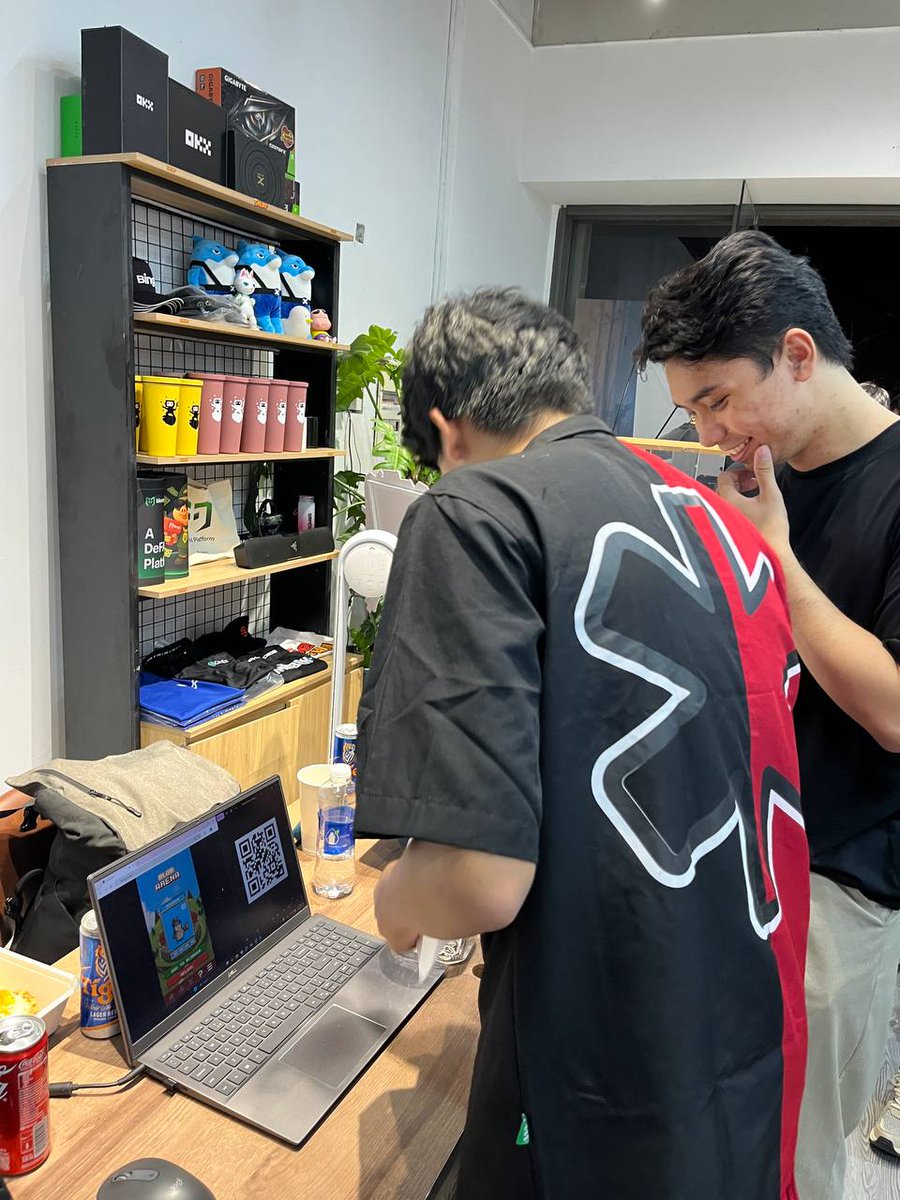 starkarcade's tweet photo. Starknet Arcade Zone last week was 🔥

We had tons of visitors stop by our booth and enjoy amazing @Starknet FOCGs: @0xCrimsonFate, @Blobarena, @samurice_gg

Been on a chat with great founders and they are eager to look forward to our @StarknetFndn 's Startup House 🇻🇳

Huge thanks to Starknet Foundation for sponsoring such an amazing event! Stay tunned for more!