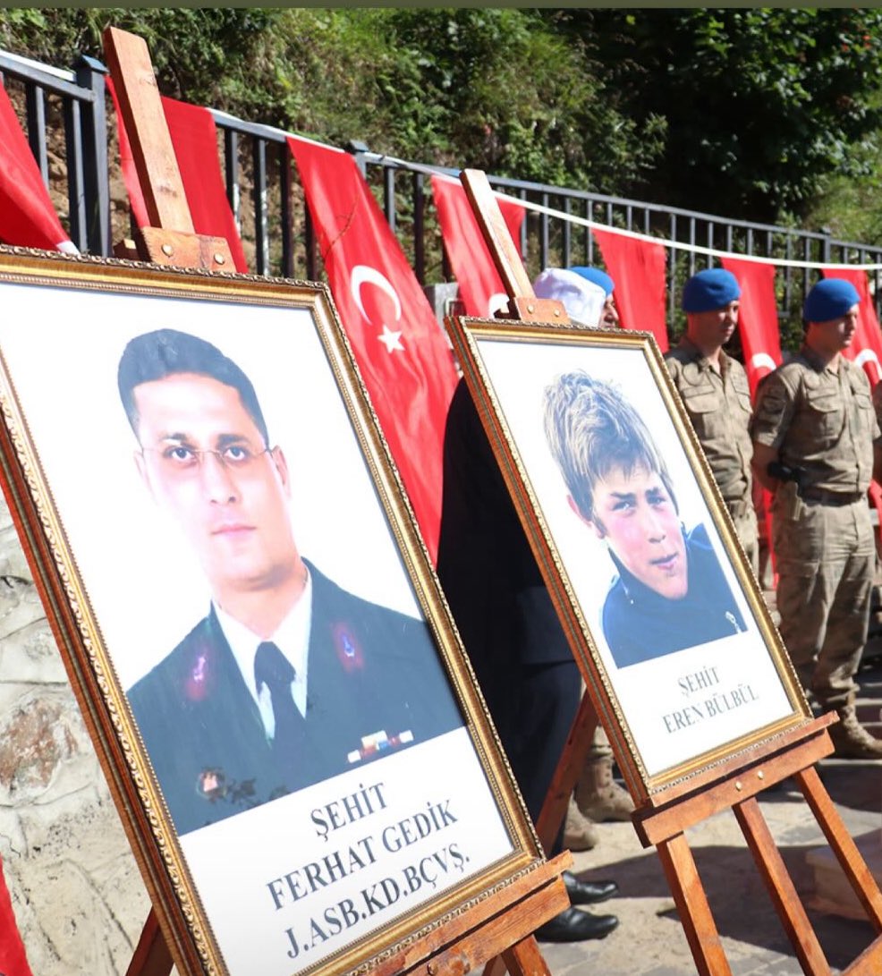 11 Ağustos 2017’de Maçka’da , vatan uğruna canlarını feda eden yiğit evladımız Eren Bülbül ile Kahraman Astsubayımız Ferhat Gedik’i şahadetlerinin 8.yılında rahmet , minnet ve saygıyla anıyoruz. #erenbülbül #FerhatGedik