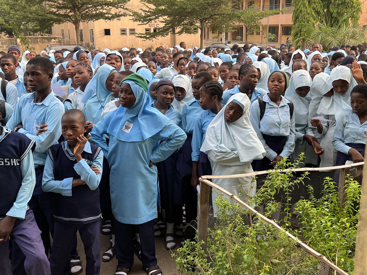 ldccfoundation's tweet photo. 3. Government Secondary School Giri
Government Secondary School Gwagwalada
and the bustling Gwagwalada market community.

The right knowledge can save lives. Together, let’s raise our voices, one community at a time.

#TogetherAgainstCance
Join our LinkedIn community today! https://t.co/AHbMmiEi5S