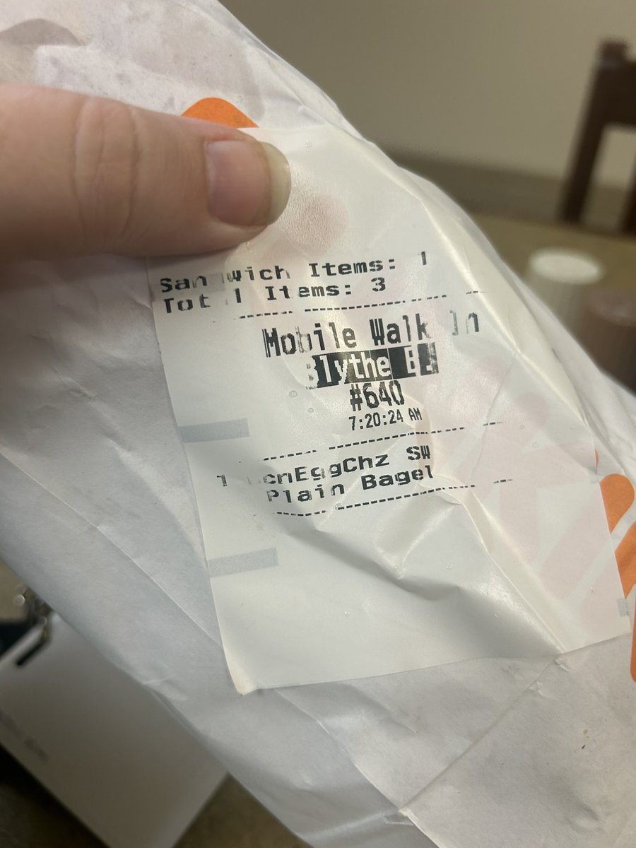 BlytheARoo's tweet photo. Ugh seriously @dunkindonuts this doesn’t look like what I ordered 😡 nothing like getting to work to eat my breakfast and seeing it’s not what I ordered. https://t.co/sBSJzbCzcQ