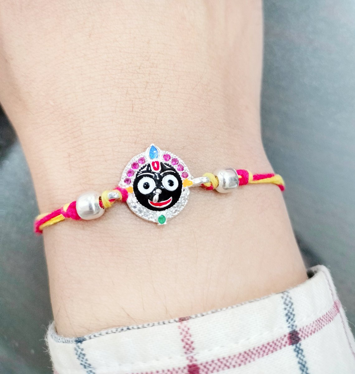 ତୁମ ହୃଦୟର ଡାକରେ ମୁଁ ତୁମ ପାଖକୁ ଆସିଯାଏ… ଆଉ ମୋ ପ୍ରେମର ସ୍ପନ୍ଦନରେ ତୁମେ ମୋ ପାଖରେ ପହଞ୍ଚିଯାଅ…
ଏଇ ବୋଧେ ପ୍ରେମ ❤️
ଜୟ ଜଗନ୍ନାଥ