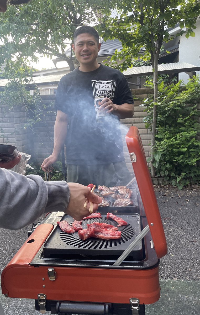 jyunin10's tweet photo. 【ウィンナー告知🌭】

第3回定期ライブ「ザ・ジューシー」まで
あと2週間‼︎

日程: 2025/8/25(月)
時間:開場18:45／開演19:00
会場:西新宿ナルゲキ
料金:2500円／当日3000円　

夏はウィンナマンズとジューシーを感じよう🔥🍖

チケットリンクはこちらから↓↓
https://t.co/7FckZnJezd https://t.co/KRgQVDbEEy