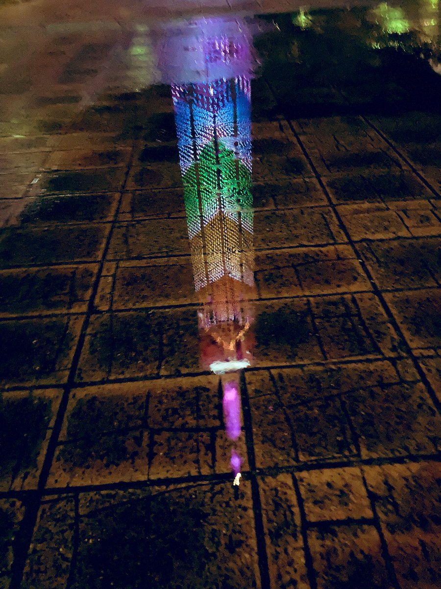 reinalucky_'s tweet photo. The rainbow after the rain tells me to go.#rainbowtower🌈 https://t.co/BiA36Xn6aw