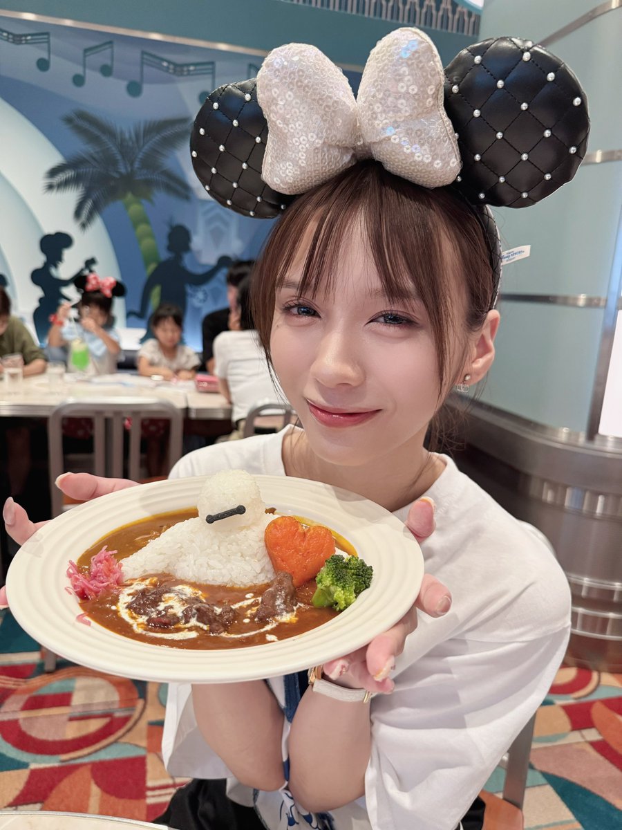 ディズニーランド行ってきた🤍 https://t.co/702K6rVOpO