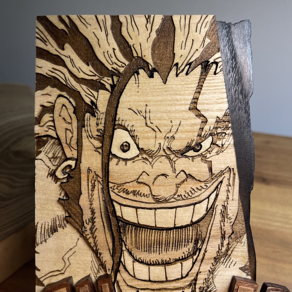 2 nouvelles œuvres one piece pour le mois d’août 😁, après avoir fait les commandes en cours je vais en fabriquer une 3e iconique (j’ai pas encore choisi laquelle, vous avez des idées ?)