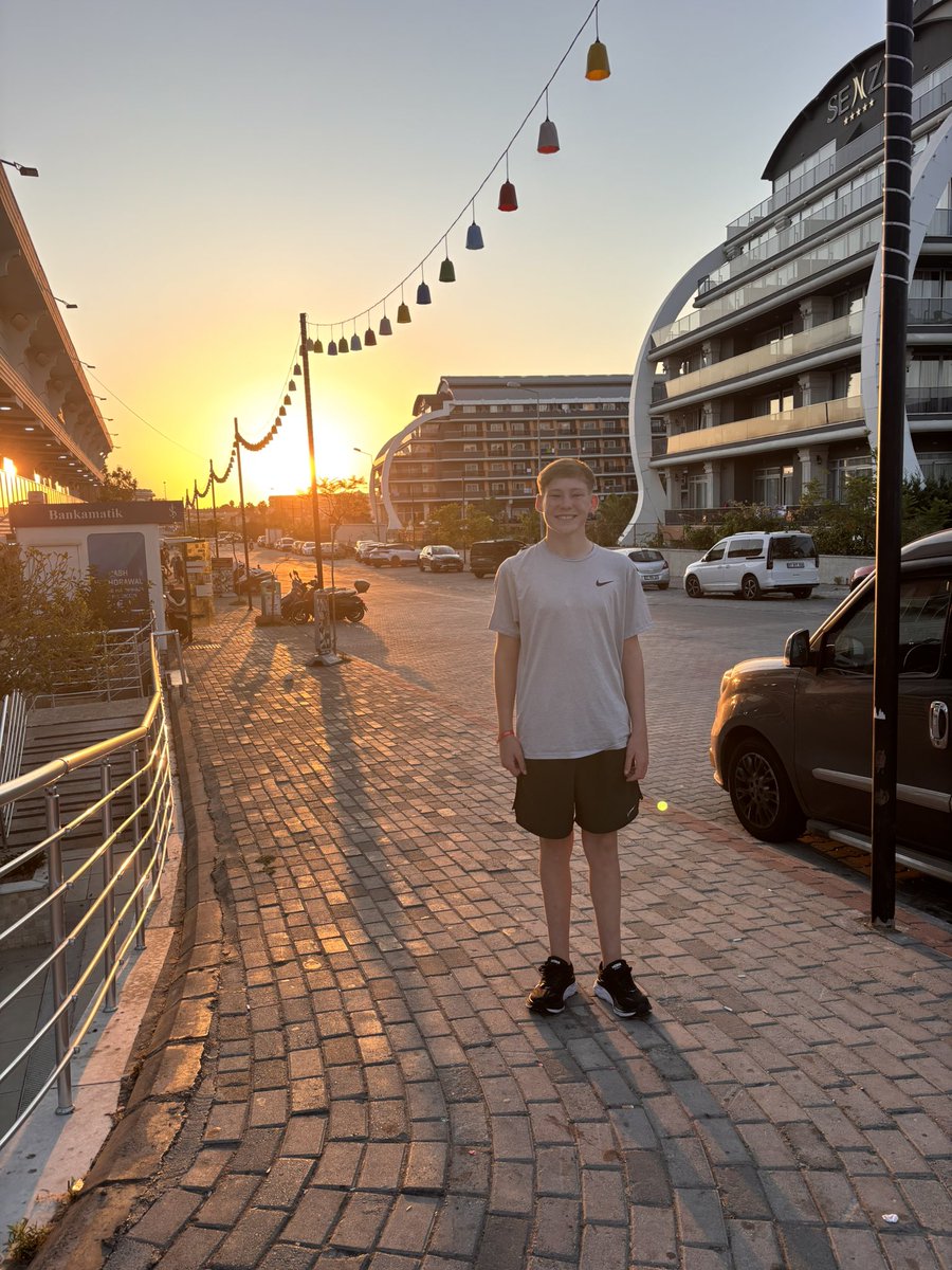 roasting out here 😅😅