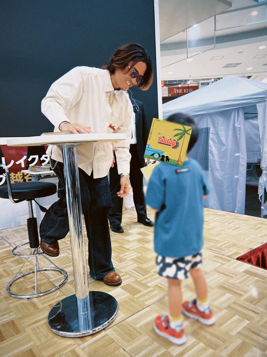 ryuto_staff's tweet image. 2025.8.11(Mon)
『#Buddy』発売記念リリースイベント💿

埼玉県「イオンレイクタウンkaze」
にて開催させていただきました🎤

本日も沢山の方にお越しいただき、
小さなお客様もたくさん来てくださり
本当にありがとうございました..💭✨

#KAZ #GENERATIONS #数原龍友 #TandW #Avocado #リリイベ