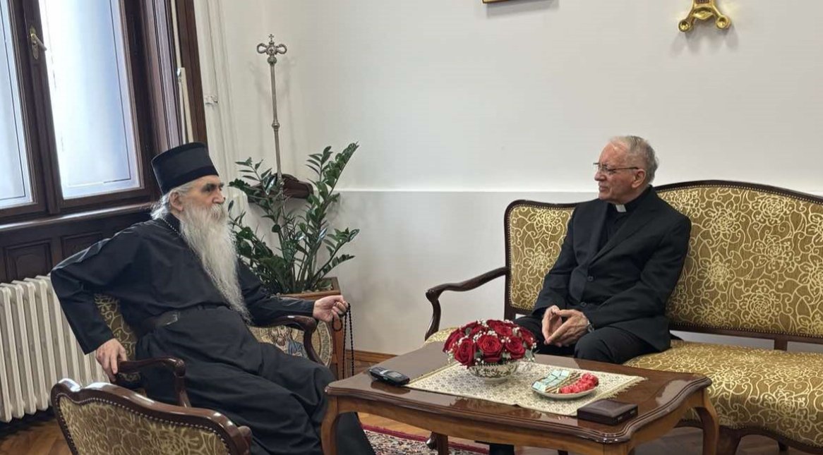 <a href="/Profitije12/">Ћацијарх Профитије</a> Dok vlast fol "ratuje protiv ustasa:"Prvoslavov duhovni otac Mirko Bulovic,pukovnik UDBA,4.avgusta 2025 drugovao je u NS sa Antunom Skvorcevicem,umirovljenim pozeskim biskupom i starim drugom iz sluzbe.Tema su bili "vaznost ekumenizma,zajednickog hriscanskog delovanja u drustvu."