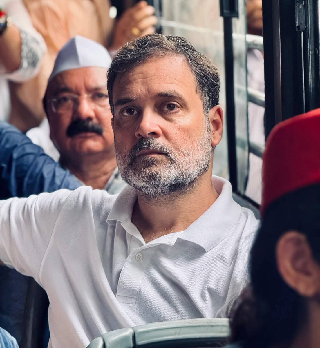 MishraAmarnath's tweet photo. They can detain us, but they cannot silence the voice of INDIA.

We are not fighting for politics. We are fighting to protect your vote, your right.

And we will not stop until our democracy stands defended, once again.
#RahulGandhiji

#VoteChori #OnePersonOneVote https://t.co/KGvjyI8xBm