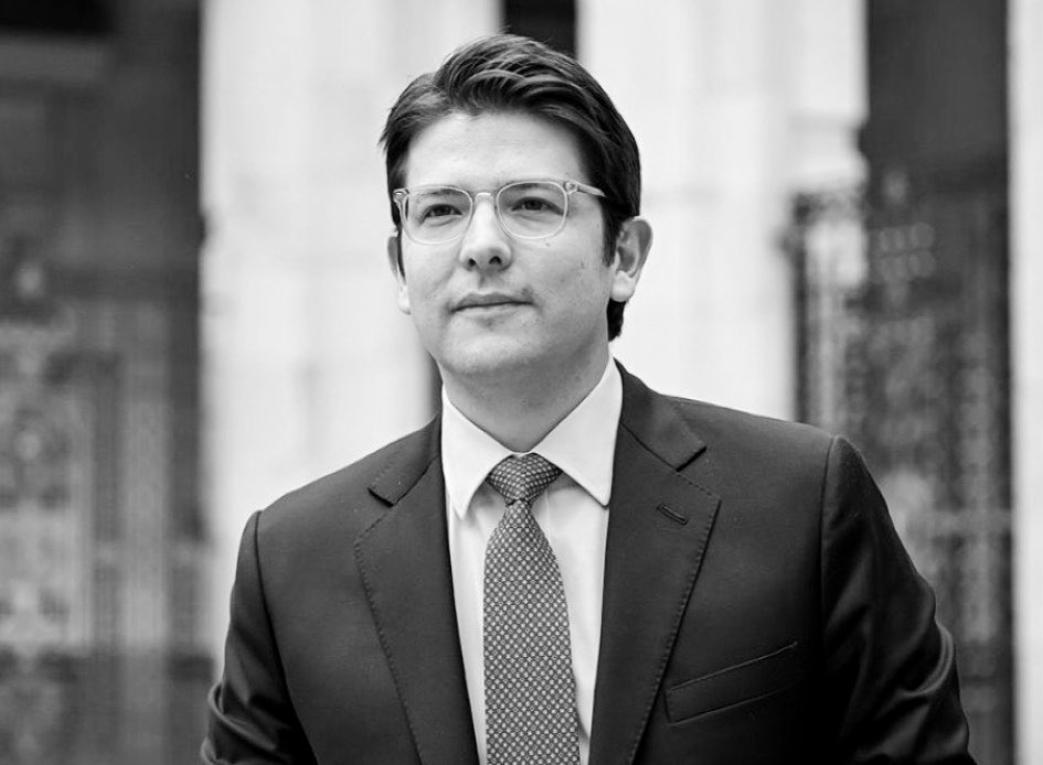 Kevinperezrey's tweet photo. Hoy Colombia pierde a un líder que dedicó su vida al servicio público y a la construcción de un país con más oportunidades. Lamento profundamente el fallecimiento de Miguel Uribe, un colombiano comprometido con transformar nuestra nación.

Mi solidaridad con su familia.

QEPD. https://t.co/ShuWT0LrBE