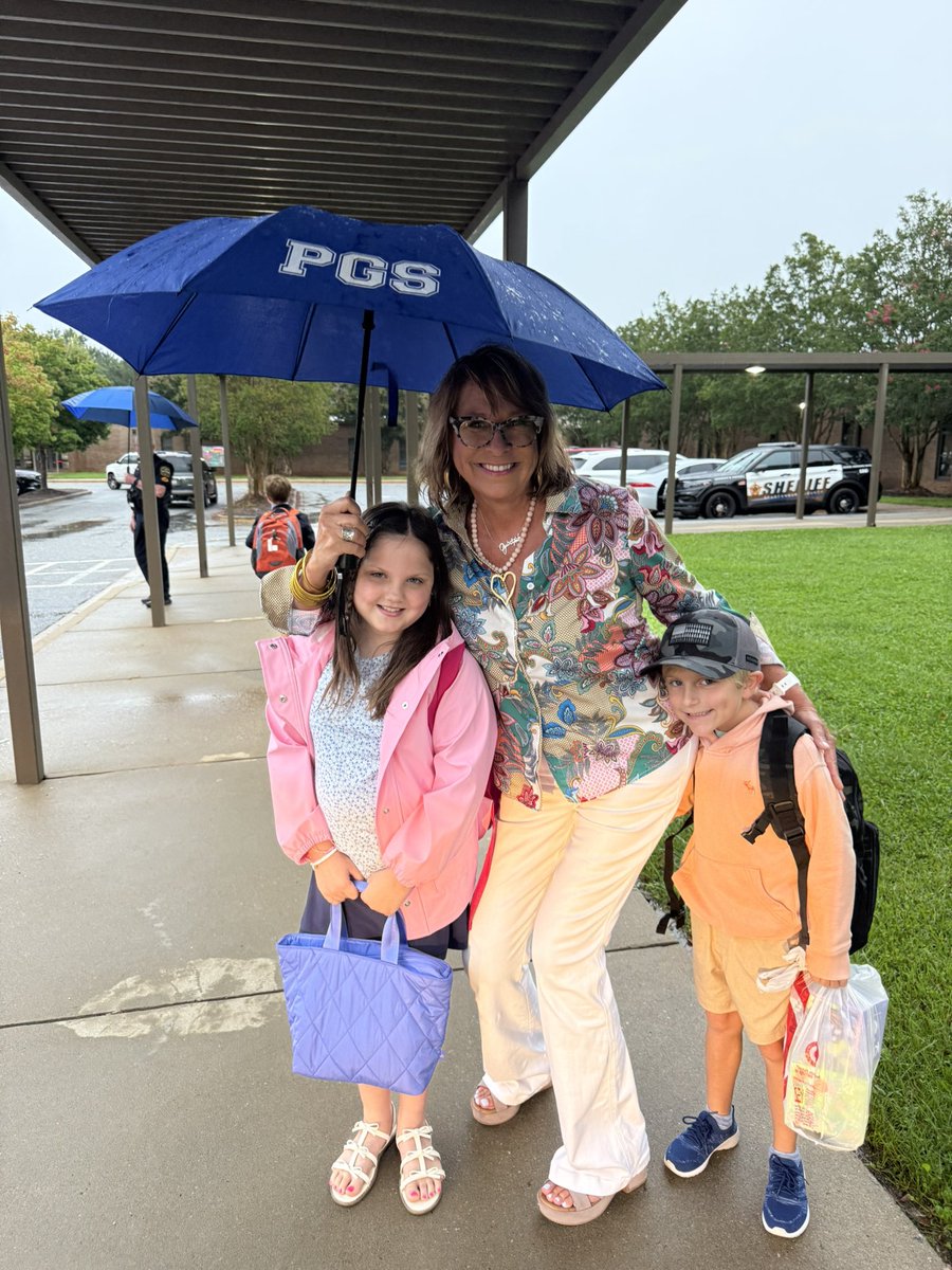 SpartDistrict6's tweet photo. Welcome back students! It’s been a rainy start to the new school year but these smiles are shining brighter than ever! Looking forward to a wonderful school year!#childrenfirst #d6family #d6experience https://t.co/2X6VdTnjDO