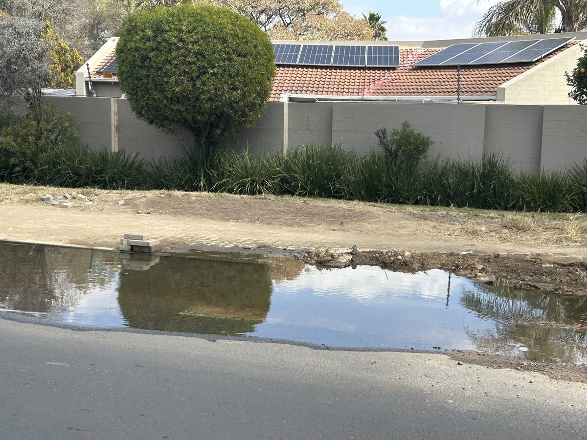 TeeVee21's tweet photo. @JHBWater https://t.co/Dct2OPlmML