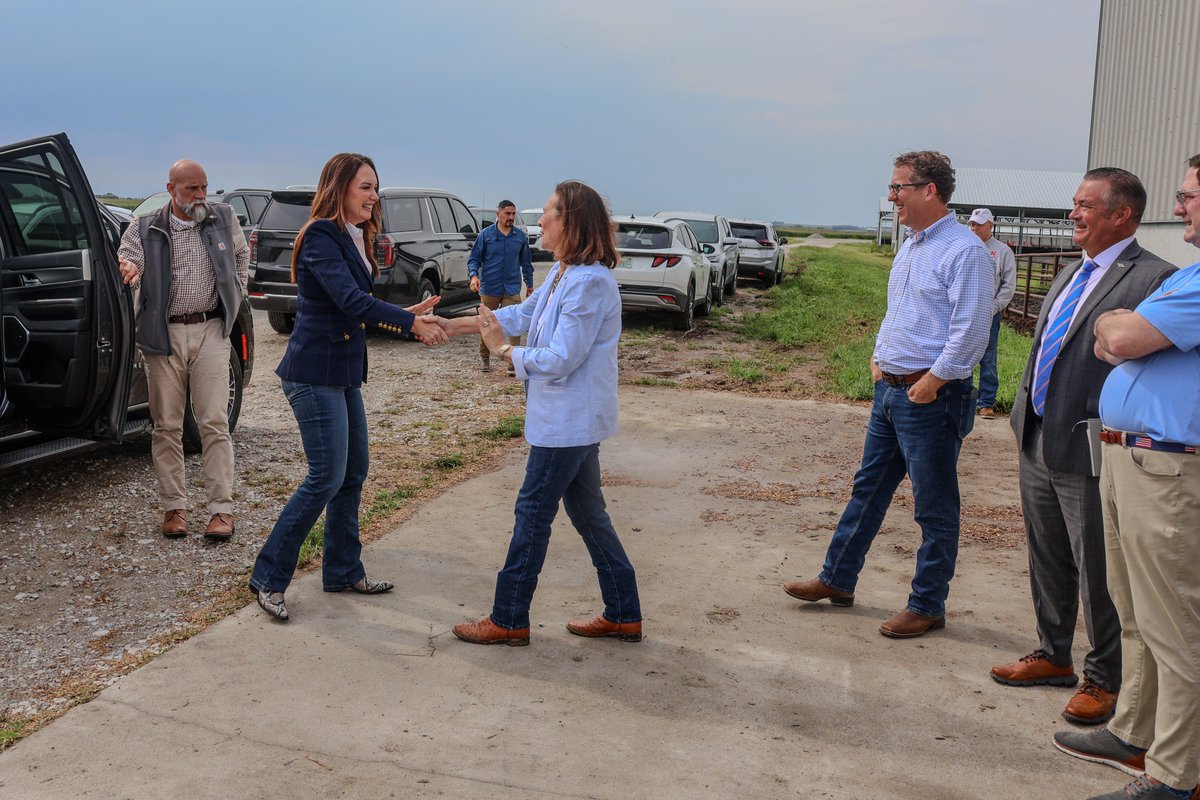 PHOTOS: Ag Secretary Brooke Rollins visits Nebraska over the weekend. 

Sen. Deb Fischer arranged the Saturday discussion and visit to a place where <a href="/UNLincoln/">University of Nebraska-Lincoln</a> shows farmers and ranchers how to apply research from Lincoln

🔗 Story: 

ruralradio.com/rrn/news/ag-se…