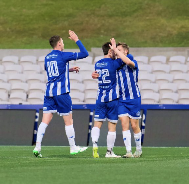 Da igual en que club de la NPL lo pongas que Ryan Feutz sigue marcando goles

El delantero kiwi hizo un hat-trick con Sydney Olympic demostrando ser uno de los mejores anotadores de la liga

Sorprende que no haya gustado en las pruebas que tuvo este último mes en Newcastle Jets