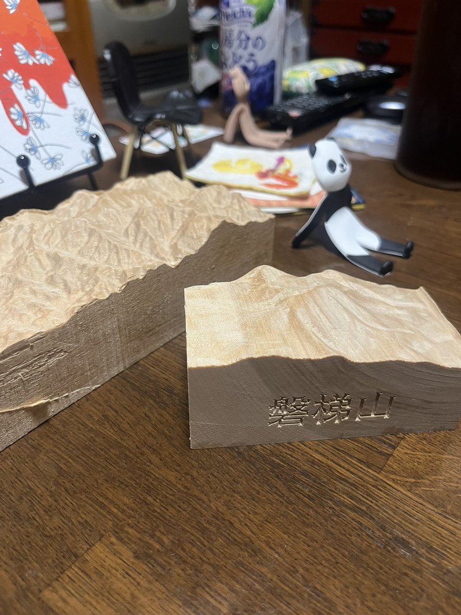 rumblefish's tweet image. 山の日に山を2つ買いました。
磐梯山と、飯豊山。
いい買い物だ。