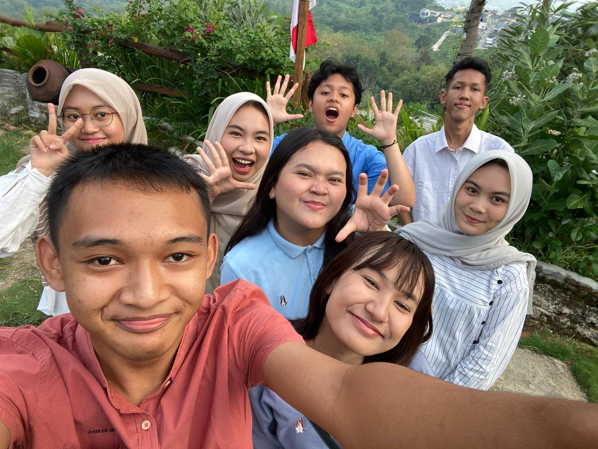 pecel4Life_'s tweet photo. Halo, Mahesa!
Perkenalkan, saya (Naura ShakiraWibowo), mahasiswa baru Program Studi (Psikologi), Fakultas (Ilmu Pendidikan dan Psikologi), Universitas Negeri Semarang. https://t.co/88WHqBz6KO