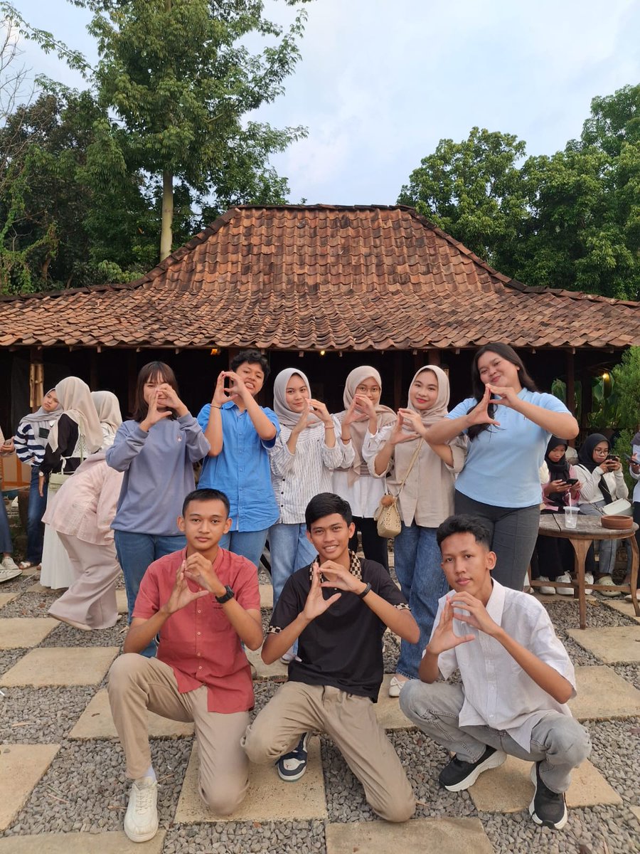 pecel4Life_'s tweet photo. Halo, Mahesa!
Perkenalkan, saya (Naura ShakiraWibowo), mahasiswa baru Program Studi (Psikologi), Fakultas (Ilmu Pendidikan dan Psikologi), Universitas Negeri Semarang. https://t.co/88WHqBz6KO