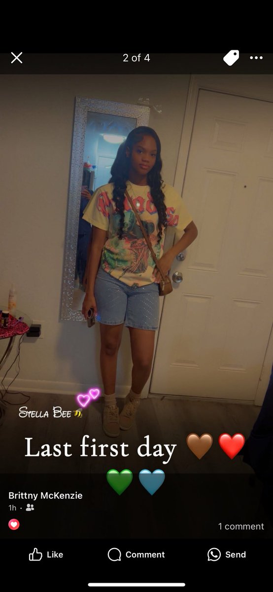 BigPlayMaine9's tweet photo. 2 seniors 1 8th grader ππ #DaddysBabies #LastFirstDayOfHighSchool #LastFirstDayOfMiddleSchool https://t.co/5hGqkSUyXe