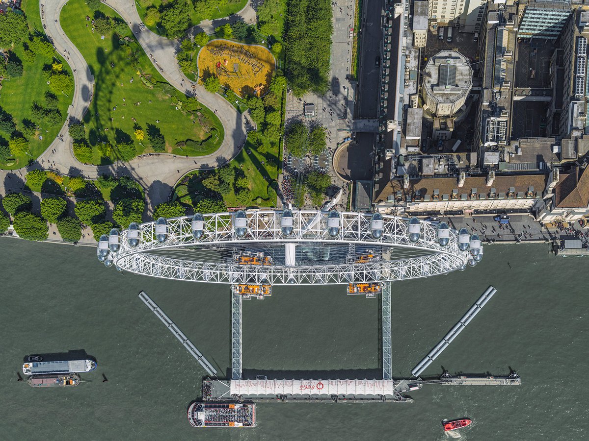 BernhardLang_09's tweet image. Newly edited images from my Aerial Views London series (2019), now presented by London-based gallery McKay Williamson. 

A unique look at the city from above.

mckaywilliamson.com/portfolio/bern…

bernhardlang.de/london

#London #Photography #Aerial #Art #Gallery #Cityscape #Architecture