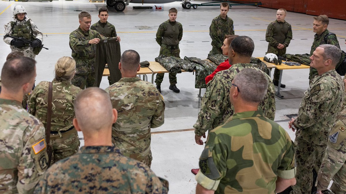 Yhdysvaltojen asevoimien logistiikkajohtoa vieraili Suomessa. Vieraille esiteltiin Suomen logistiikkajärjestelmän erityispiirteitä pohjoisten olosuhteiden näkökulmasta ❄️

🔗 puolustusvoimat.fi/-/yhdysvaltoje…

<a href="/pvlogl/">Puolustusvoimien logistiikkalaitos</a> <a href="/Laplsto/">Lapin lennosto - Lapland Air Wing</a> 

#together