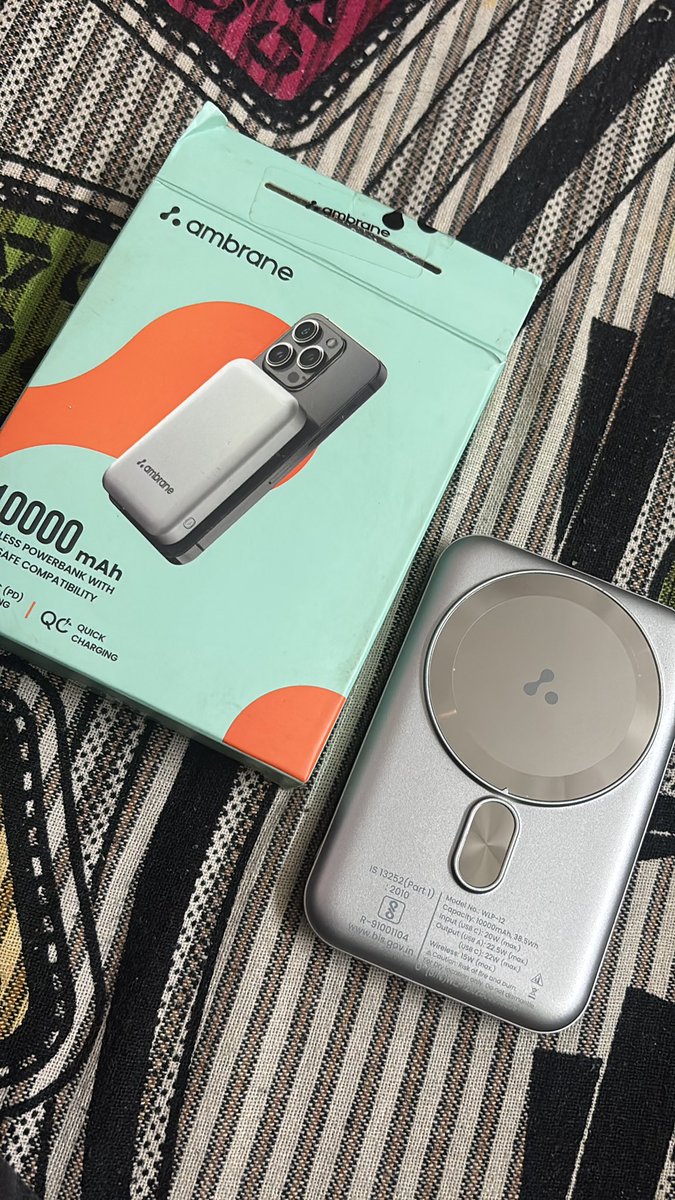 MehdiArzan's tweet photo. Ordered an powerbank from @letsblinkit but it is not working trying to register complaint but no help is being provided from Customer support. @SwiggyInstamart https://t.co/aKTtzxP6BW
