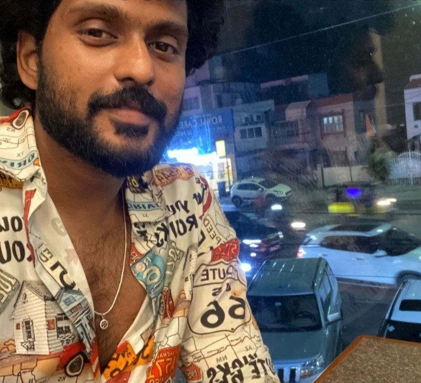 "Karu mai  kanda 
kannokki  poi solli nindraayaa 
Kannaana kannae en
Kannaalaa "

 'The click' 
Raanav Reflection lyrics
Enchanting✨🫶 
#raanav
<a href="/actorraanav/">Raanav</a>