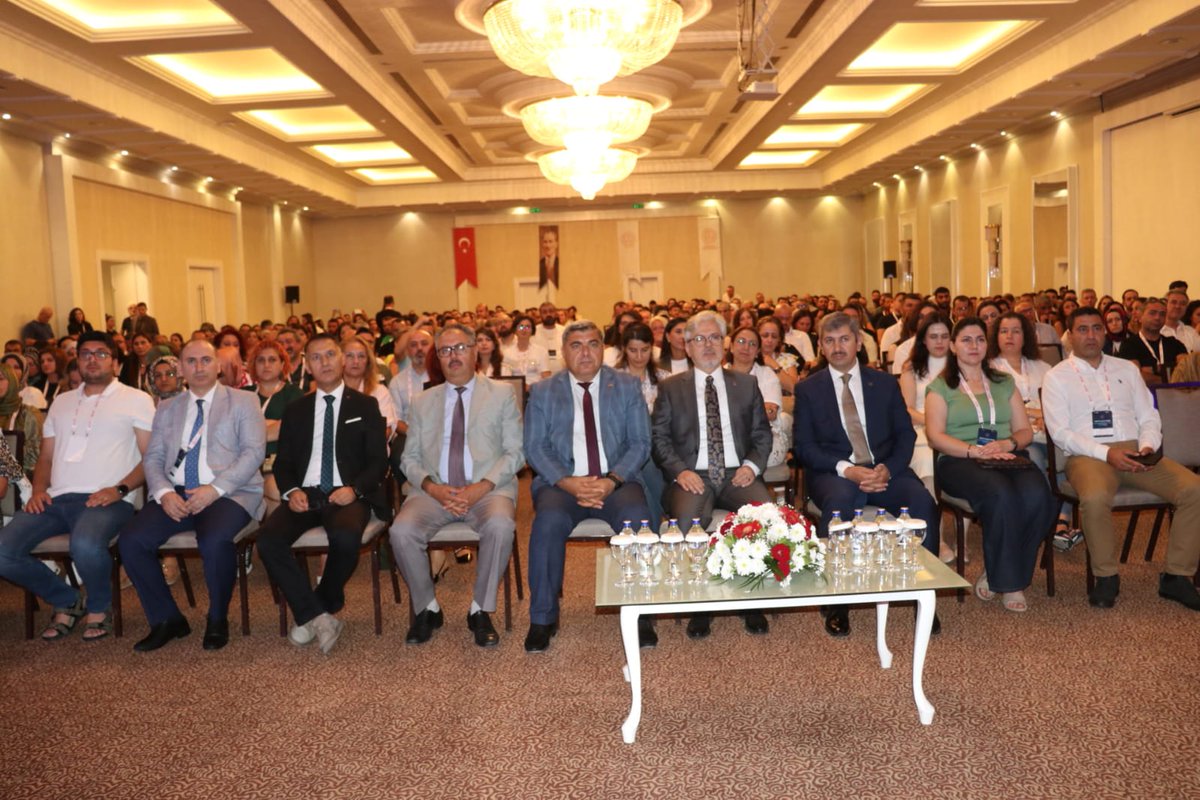 Bakanlığımız Tarafından İngilizce Öğretmenlerimize Yönelik Düzenlenen "Türkiye Yüzyılı Maarif Modeli İngilizce Dersi Öğretim Programı Eğitici Eğitimi", İlimizde Başladı…

facebook.com/share/p/1EbpRT…
<a href="/tcmeb/">Millî Eğitim Bakanlığı</a> <a href="/Yusuf__Tekin/">Yusuf Tekin</a> <a href="/AfyonValiligi/">T.C. Afyonkarahisar Valiliği</a> <a href="/kubrayigitbasi/">Doç. Dr. Kübra Güran Yiğitbaşı</a> <a href="/miracsunnetci/">Miraç Sünnetci</a>