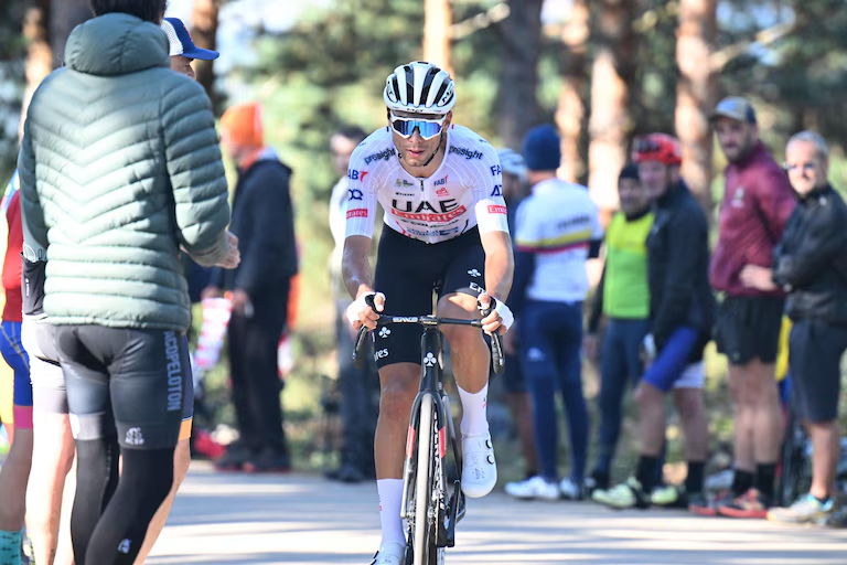 5 días después de su terrible accidente en Polonia, el ciclista F. Baroncini sigue en coma😥Ayer fue repatriado a 🇮🇹 su condición es estable. Podrá ser operado de sus lesiones faciales y su fractura de una vértebra cervical. Sigue en coma por la gravedad de sus lesiones faciales.