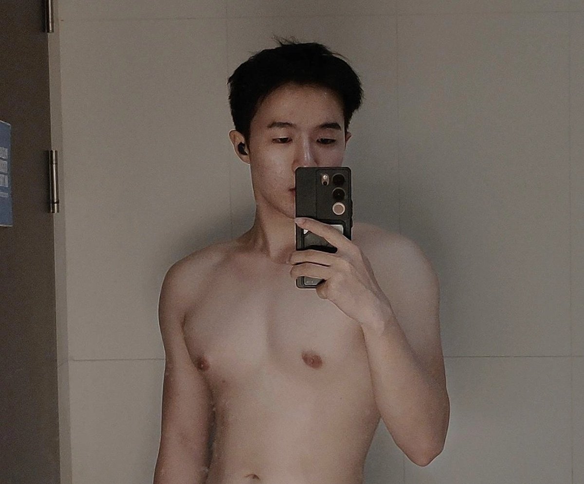 MK_แมงแกง tweet media