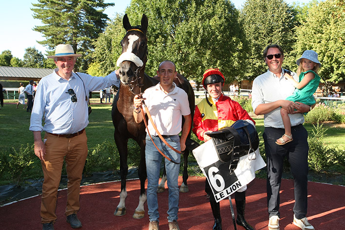 GregoireLeende1's tweet photo. 🚀Par Cokoriko (@HarasDeCercy ) et pour la casaque de @SaintSeine associé à Croyssance Racing, E.Berou &amp; l'Elevage Allen, MERVEILLEUSE ALLEN s'impose avec grande facilité pour sa 2ème sortie en plat aux @coursesdulion , après une 2ème place en débutant ! https://t.co/yiEvLtTBML