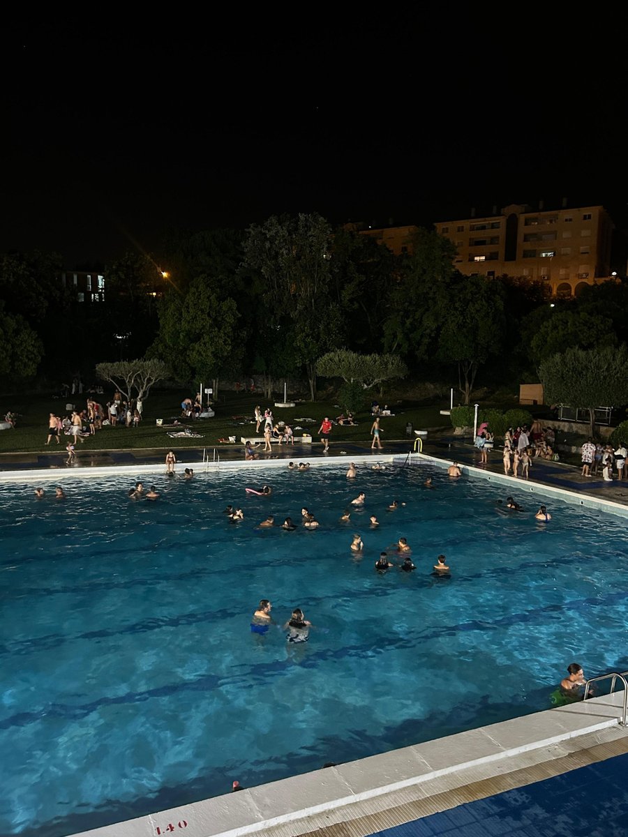▶ESTIU | Èxit de la primera jornada de bany nocturn a #Esparreguera 

Més de 450 persones van participar en l'activitat realitzada a la piscina municipal d’estiu el 8 d'agost de 19h a 23h. <a href="/esparreguera/">Ajuntament d'Esparreguera</a> preveu donar-li continuïtat en els propers anys

📻 tuit.cat/qgqn3