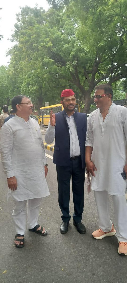 NeerajMauryaMP's tweet photo. लोकतंत्र को मजबूत बनाना है।
वोट की चोरी रूकवाना है ।।
जय संविधान 
जय समाजवाद https://t.co/Ib1cv7uZX9