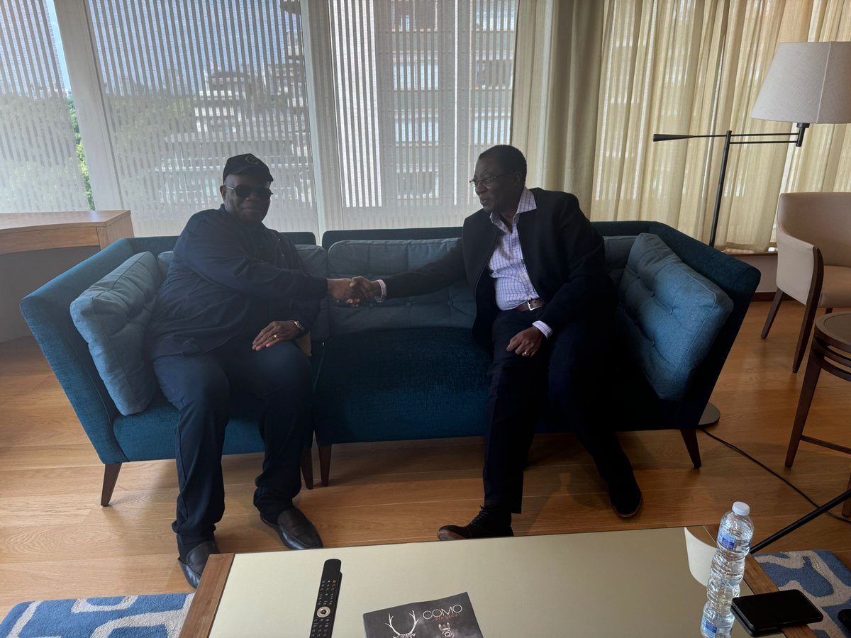 JJaiz58320's tweet photo. Pictures speak louder than rumours โ Akpabio seen in London discussing Ogun bye-election strategy with Senator Gbenga Daniel. #APCStrong https://t.co/ij5SHENWPT
