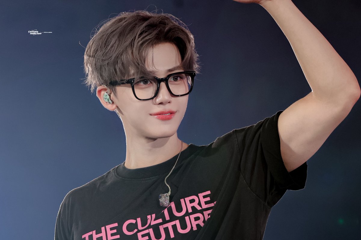 CaffeineA0813's tweet photo. 250810 SMTOWN TOKYO D2

#재민 #나재민 #JAEMIN #NCT #NCTDREAM https://t.co/OV7G98ep3L