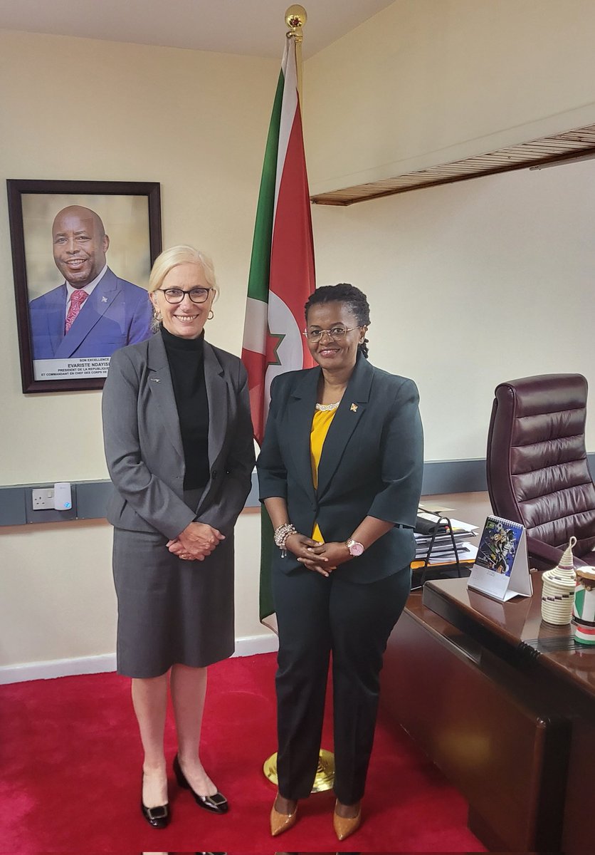 burundi embassy in kenya (@burundikenya) on Twitter photo Accueil ce 11 Août 2025 de S.E Jenny Da Rin, l'Ambassadeur d'Australie au #Burundi avec residence a Nairobi par S.E <a href="/EvelyneHabonim1/">Evelyne Habonimana</a>, l'Ambassadeur du #Burundi au #Kenya. C'était lors d'une visite de courtoisie. Des sujets d'interet commun étaient au menu de la recontre. Accueil ce 11 Août 2025 de S.E Jenny Da Rin, l'Ambassadeur d'Australie au #Burundi avec residence a Nairobi par S.E <a href="/EvelyneHabonim1/">Evelyne Habonimana</a>, l'Ambassadeur du #Burundi au #Kenya. C'était lors d'une visite de courtoisie. Des sujets d'interet commun étaient au menu de la recontre.