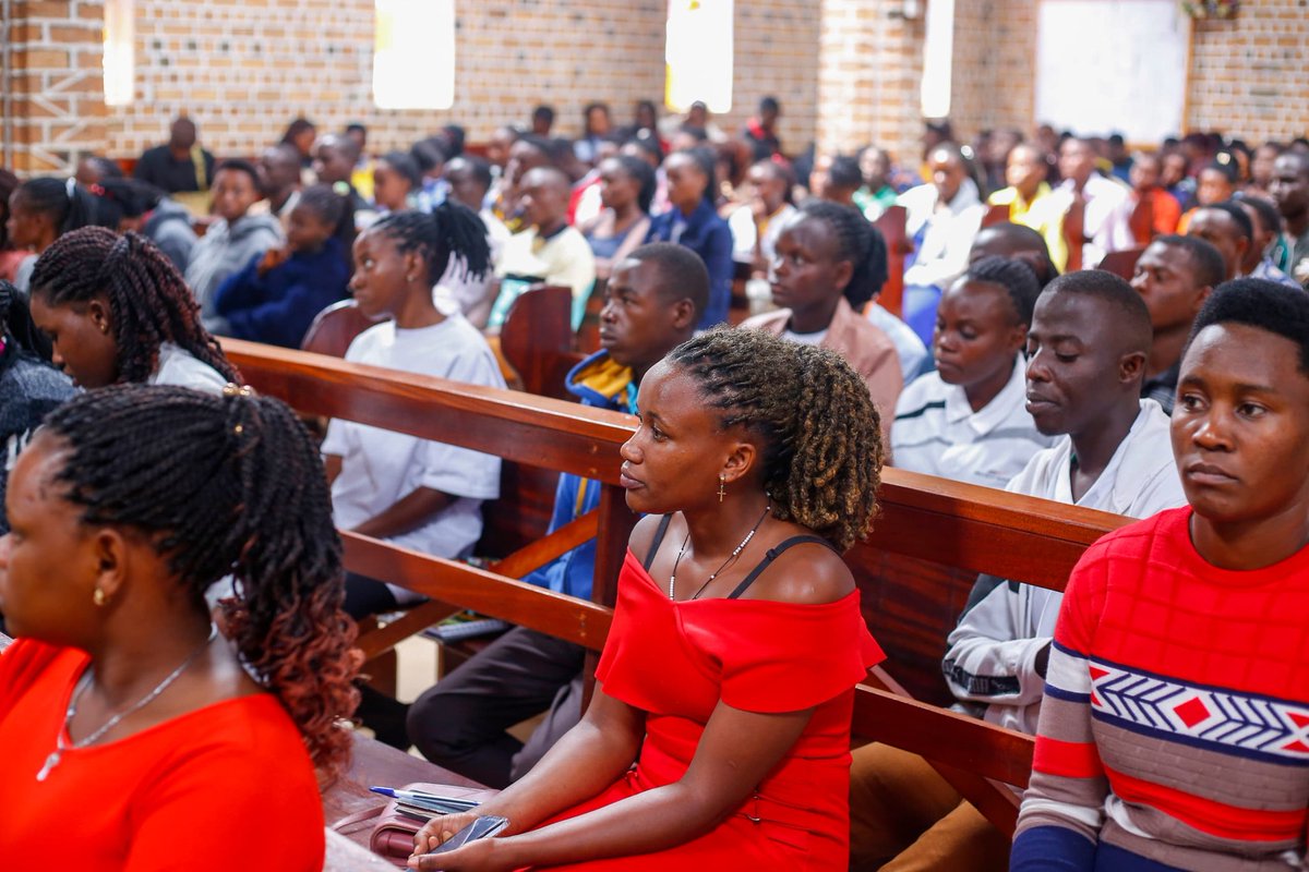 "Passing exams is vital, but it’s not all that matters, learn, prioritize, perform, and grow in values."
Ms. Busingye Peace, Ministry of Education, inspiring our new students to pursue excellence, integrity &amp; self-reliance.

#UniversityLife #LifeSkills #AWU #CareerReadiness