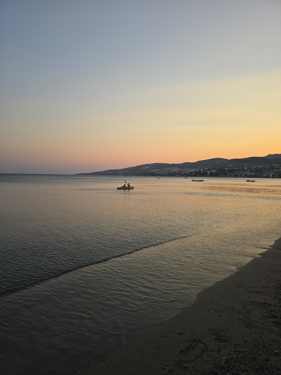 Buse Ünlü (@unlu_busee) on Twitter photo 