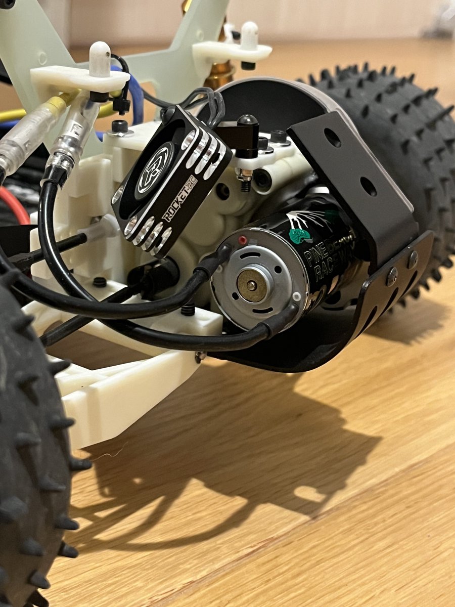 usa_1_m's tweet photo. ファンこれならいいよね!
ピニオンも12Tへ🤫
ここなら40mmファンもいけそう
#ASSCIATED
#RC10T https://t.co/HSy0B9xv0K