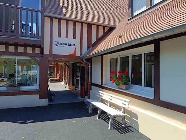 afasec_officiel's tweet photo. Travaux de rénovation et d'embellissement de notre résidence #AFASEC de Deauville. Une belle transformation pour mieux accueillir et accompagner les salariés des écuries de courses. https://t.co/C8XfkP6hVi
