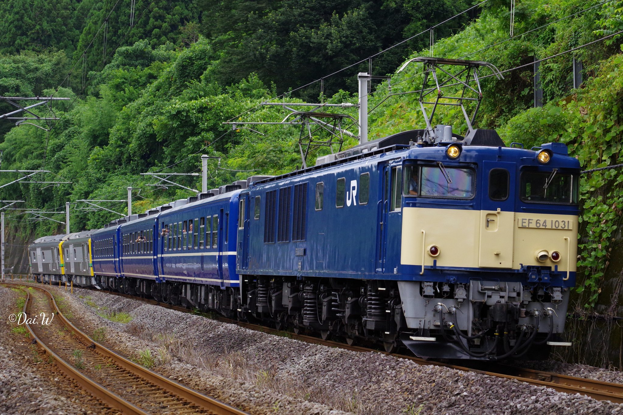 【 大型鉄鈴/馬鈴 】　３連　室町時代　約10～11ｃｍ 大型鉄鈴/馬鈴 】 3連 室町時代 約10～11cm