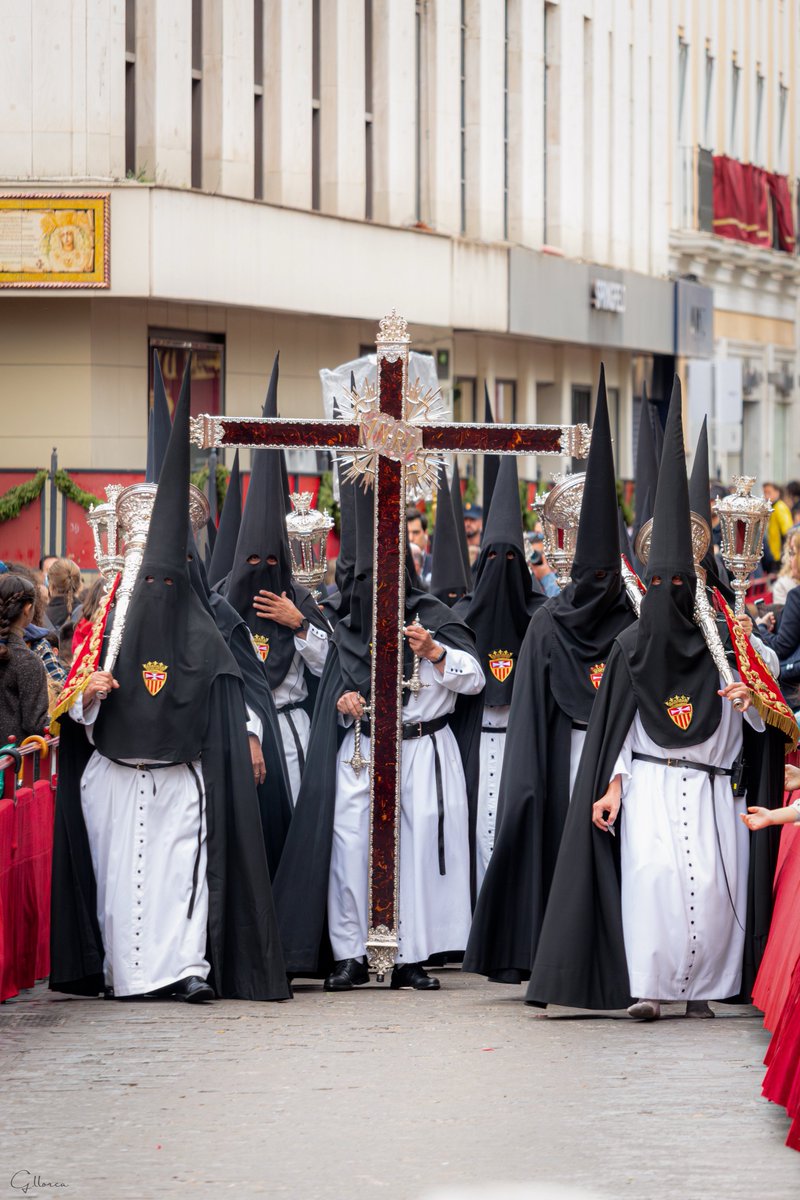 Llega el Tiro del Línea.

#SSantaSevilla25