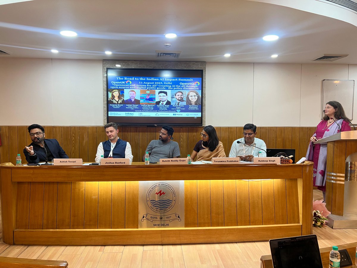 IndiaSmartGridF's tweet photo. A high-level panel discussion featured eminent speakers including Tarunima Prabhakar, @tattlemade; @thinkuldeep, @thoughtworks; Ashish Tewari, @Infosys; Rohith Reddy Gopu, TYNYBAY &amp; @js_bamford,  @UKinIndia https://t.co/XPIfadeQEl