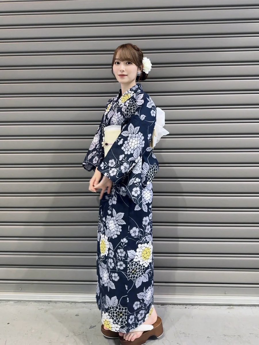 うわぁぁぁ。 麗奈ちゃん浴衣姿可愛過ぎる😍 全身見せてくれて