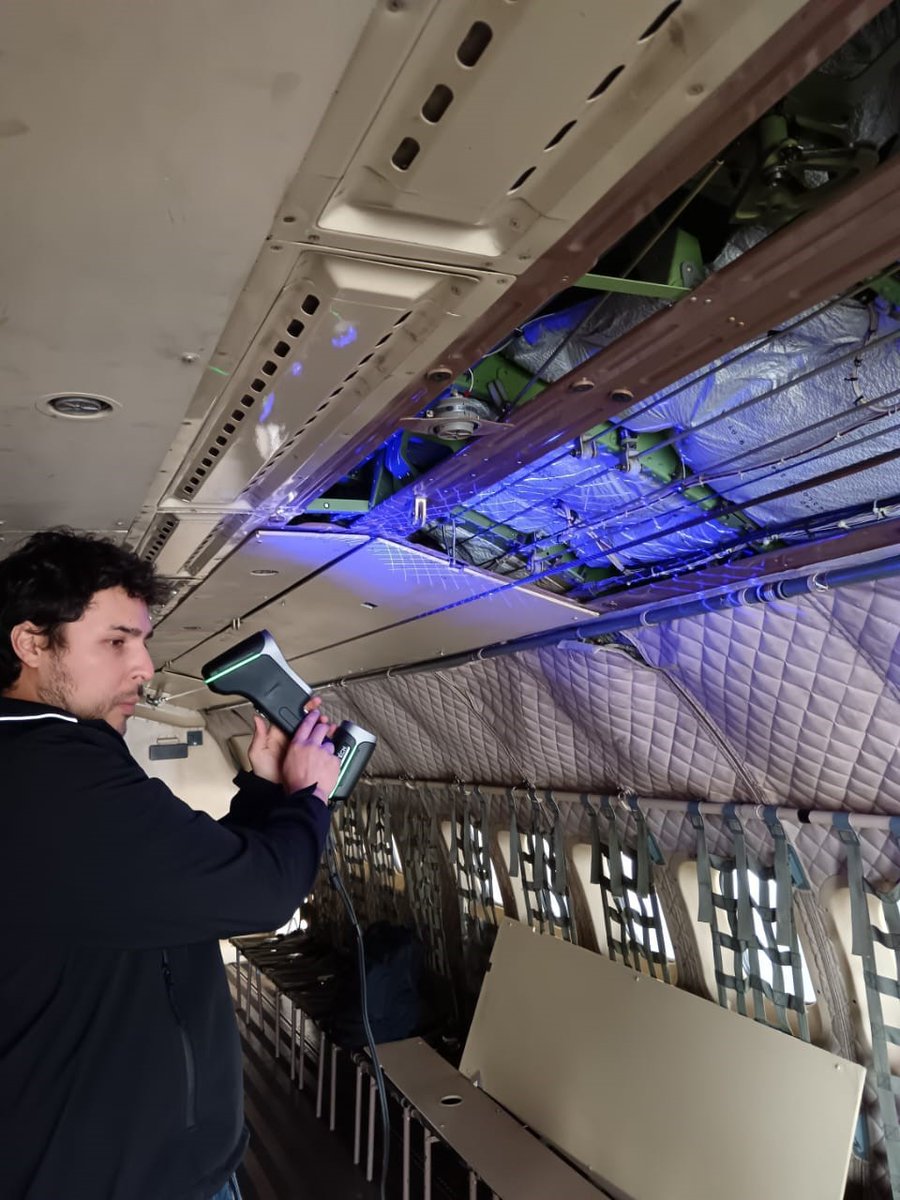 📌Dando respuesta a una necesidad operacional detectada por el Comando de Operaciones Especiales, el Comando de Industria Militar e Ingeniería y <a href="/FAMAE_oficial/">FAMAE</a> realizaron una visita técnica a la Brigada de Aviación del Ejército 🛩️
Mas info 👉 acortar.link/H25Dfe