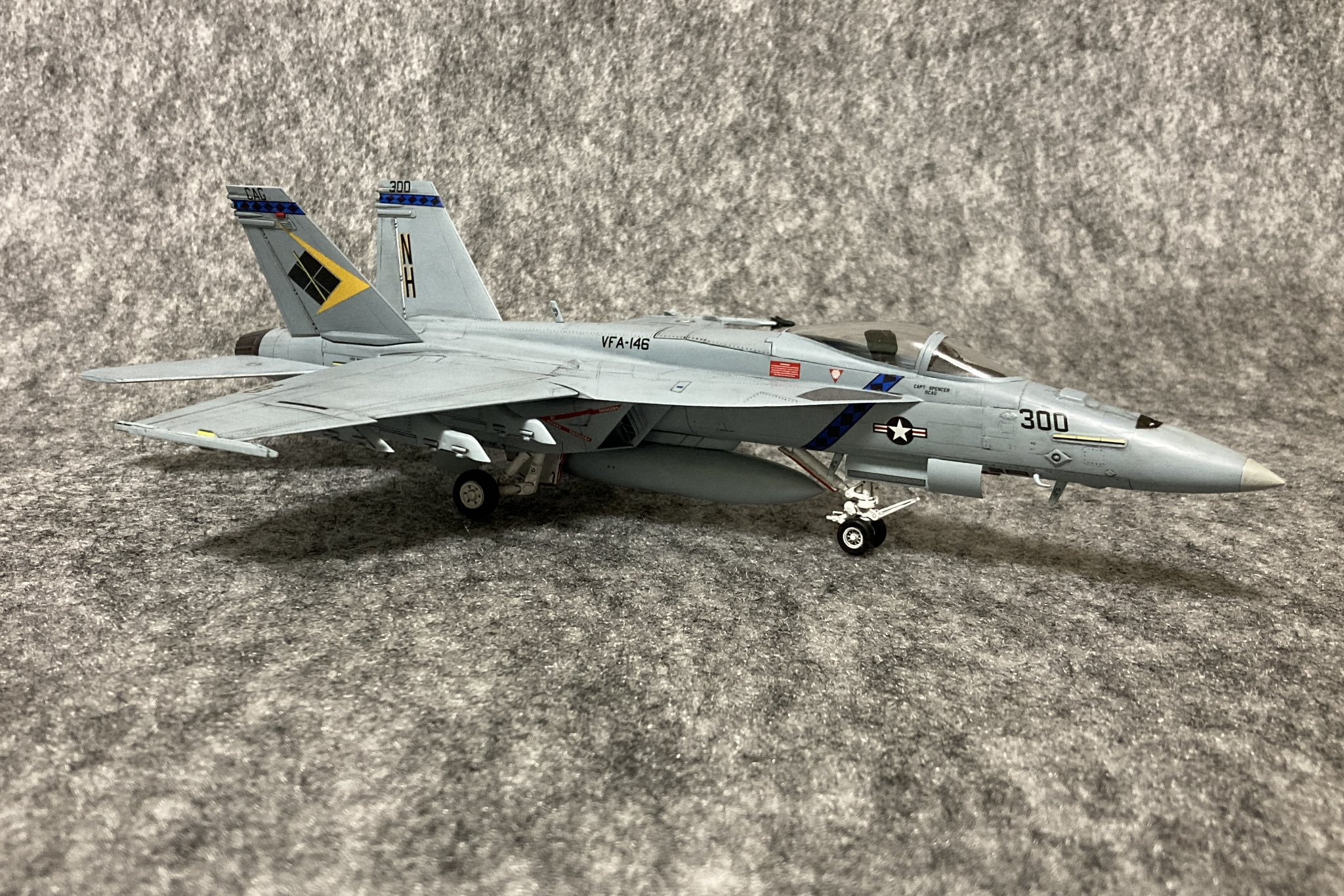 DHCB-300 花柄モデル 1/200スケール 1/200 DHC-8-402Q Dash8 ANA JA855A ［XX2010］ JCウイングス