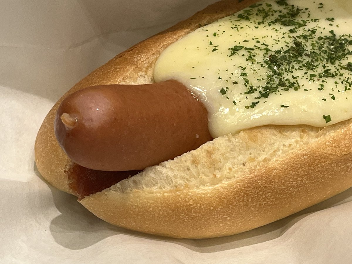 kiyo4072's tweet photo. #うにいくらの食い道楽 #DOUTORKitchen
本日の晩ごはん
『揚げ茄子のボロネーゼ』
『キッチンチーズドッグ』
本地は☔️
今日は家でお仕事と趣味を💻
夜からお外で仕事、そのあとDOUTOR Kitchenさんへ🌟
パスタ🍝食べたかったのでポロネーゼ✨
トマトソース🍅と茄子🍆ってよく合いますよね❣️
ポテトも相変わらず美味い💕
昨日も食べましたがチーズドッグも良きです✨
ソーセージとちーずの組み合わせは最高です🌭
休みなのに仕事に呪縛されてる💦
うにいくらでございます🙇♂️