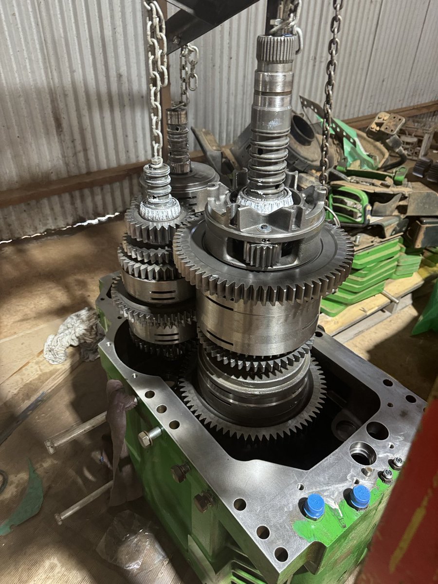 We’re rolling into Dowerin Machinery Field Days! 🚜 Find Specialised Rebuild Services Australia on the oval with MPC Drone Ag. Check out our John Deere harvester final drives on display and have a chat with Alan!