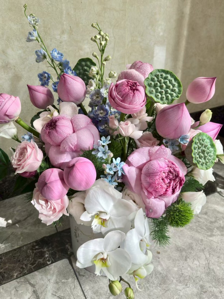 250809 Hangzhou Special Fansign Event
- - - - -🐱ﾟ.*｡⌯^･-･^⌯ﾟ.*🐱- - - - -     
  250809出道8周年特别签名会 • 杭州
                    现场应援实物图
   .·:*¨¨*:·.🐰 ♡˙°ʚᕱ⑅ᕱɞ°˙♡ 🐰.·:*¨¨*:·

#李泰彬 #LEETAEVIN #이태빈