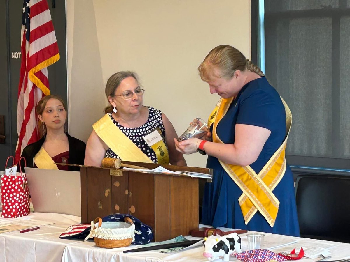 Erin Mongelli tweet media